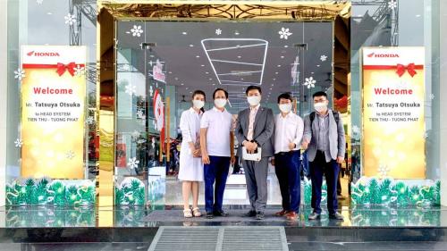 Tiến Thu Vinh Dự Đón Tiếp Giám Đốc Lĩnh Vực Kinh Doanh Phụ Tùng Kiêm Trưởng Khối Dịch Vụ Xe Máy Của Honda Việt Nam Đến Tham Quan Và Làm Việc