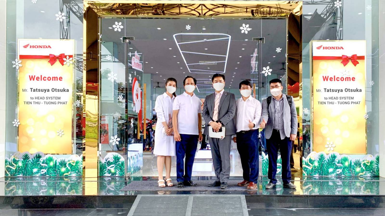 Tiến Thu Vinh Dự Đón Tiếp Giám Đốc Lĩnh Vực Kinh Doanh Phụ Tùng Kiêm Trưởng Khối Dịch Vụ Xe Máy Của Honda Việt Nam Đến Tham Quan Và Làm Việc