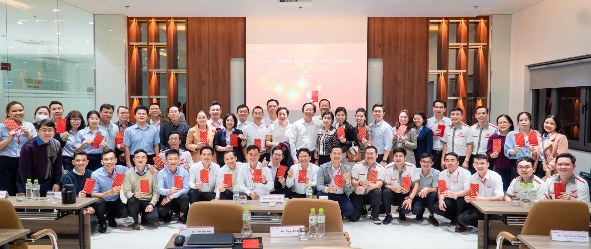 Tiến Thu Tổ Chức Thành Công Hội Nghị Định Hướng Kế Hoạch Kinh Doanh Năm 2023