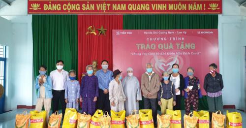 Chương Trình Trao Quà: Chung Tay Chia Sẻ Khó Khăn Mùa Dịch Covid 19