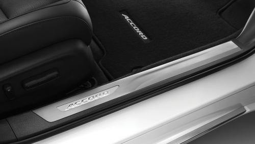 ACCORD - Nẹp bước chân phát sáng phía trước sau